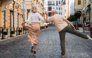 Õnnelik vanemaealine paar(Foto: Freepik)